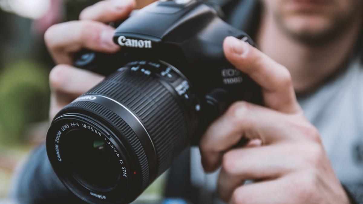 a gasit un aparat foto in muntii bucegi surpriza uriasa cand s a uitat la fotografii cine aparea in