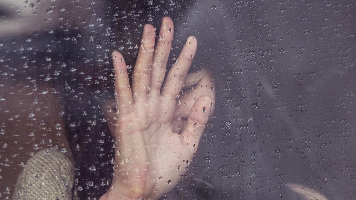 obsedat ca sotia il insala un roman din austria i a pus sotiei un dispozitiv gps in masina nu a