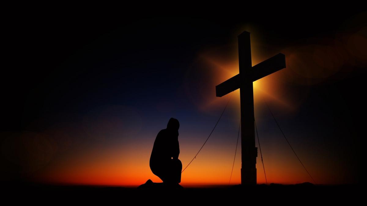 gica era singur pe lume si a murit la 65 de ani dupa o cumplita suferinta cand nimeni nu se mai