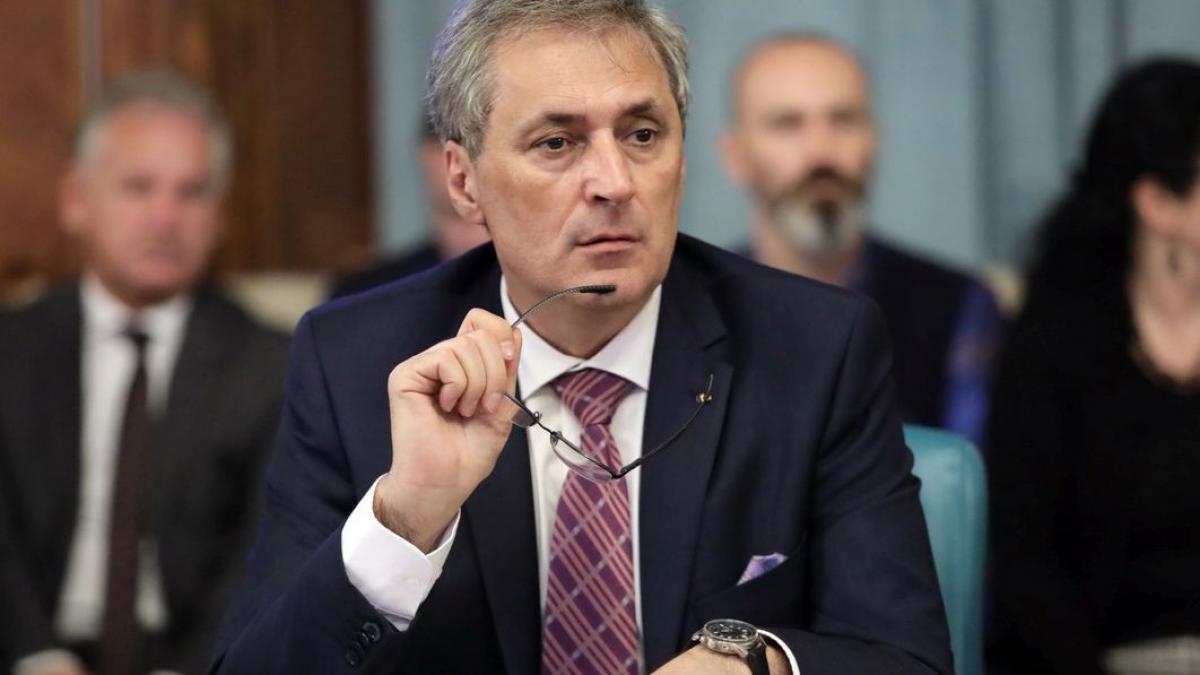 marcel vela a fost dat in judecata de seful politiei neamt pe care l a demis cand era in concediu