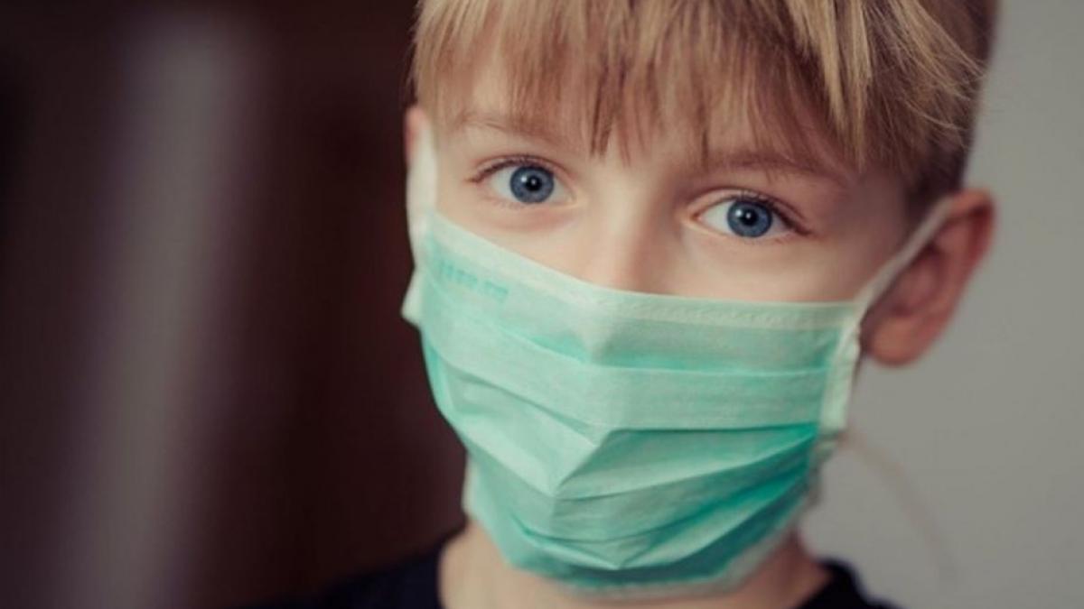 suntem in plin sezon al gripei cum trebuie purtata corect masca de protectie