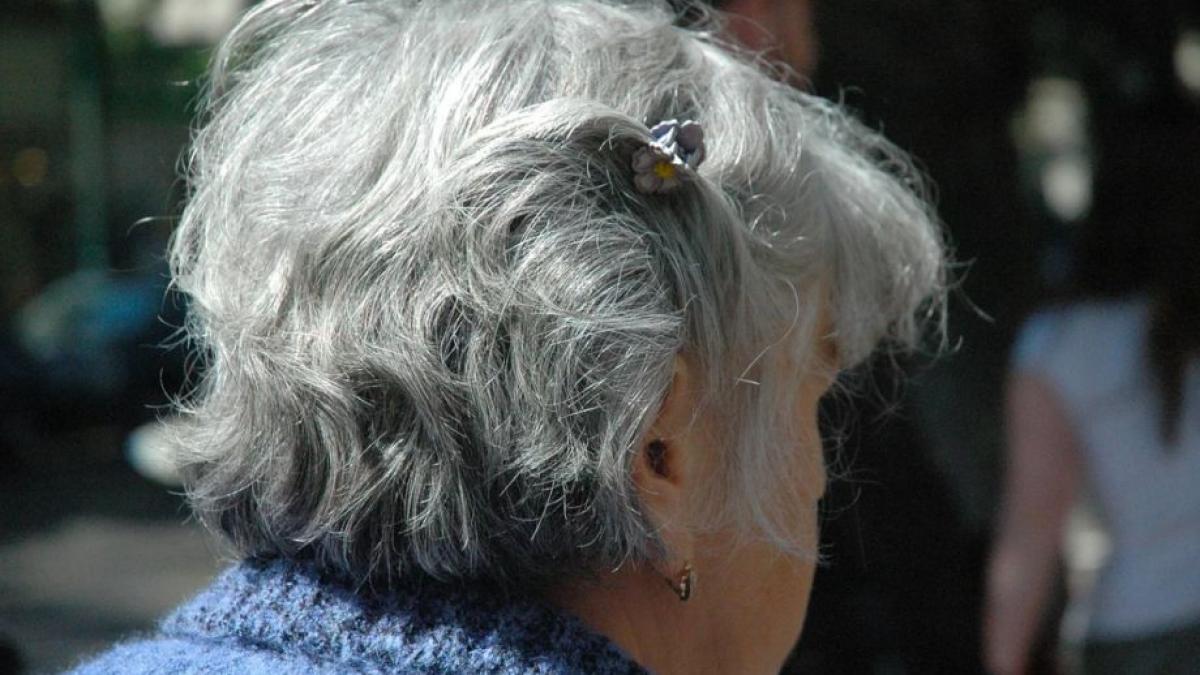 un minor de 17 ani a incercat sa violeze o femeie de 66 de ani in incinta unei biserici din