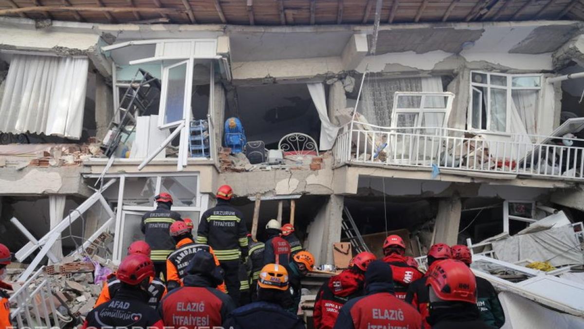 bilantul victimelor cutremurului din turcia a ajuns la 21 morti si 1000 de raniti imagini