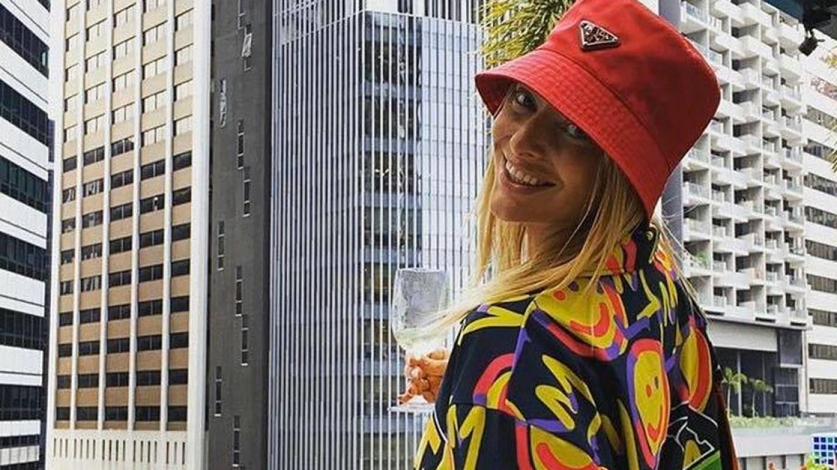 delia in pericol din cauza coronavirusului ce a patit cantareata in singapore