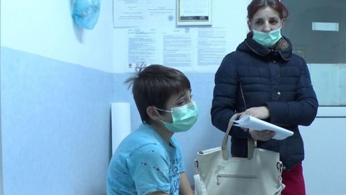 bucurestenii care circula cu autobuzul troleibuzul sau tramvaiul vor primi gratuit masti sanitare