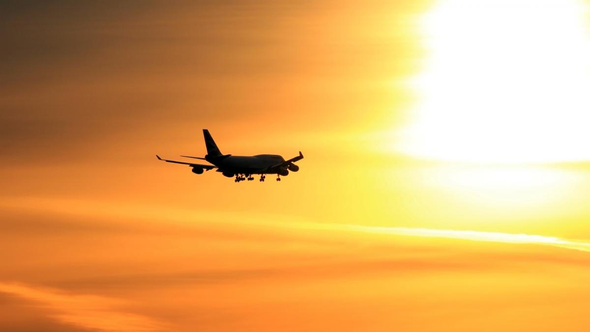 o companie aeriana si a suspendat toate cursele spre europa de teama propagarii coronavirusului