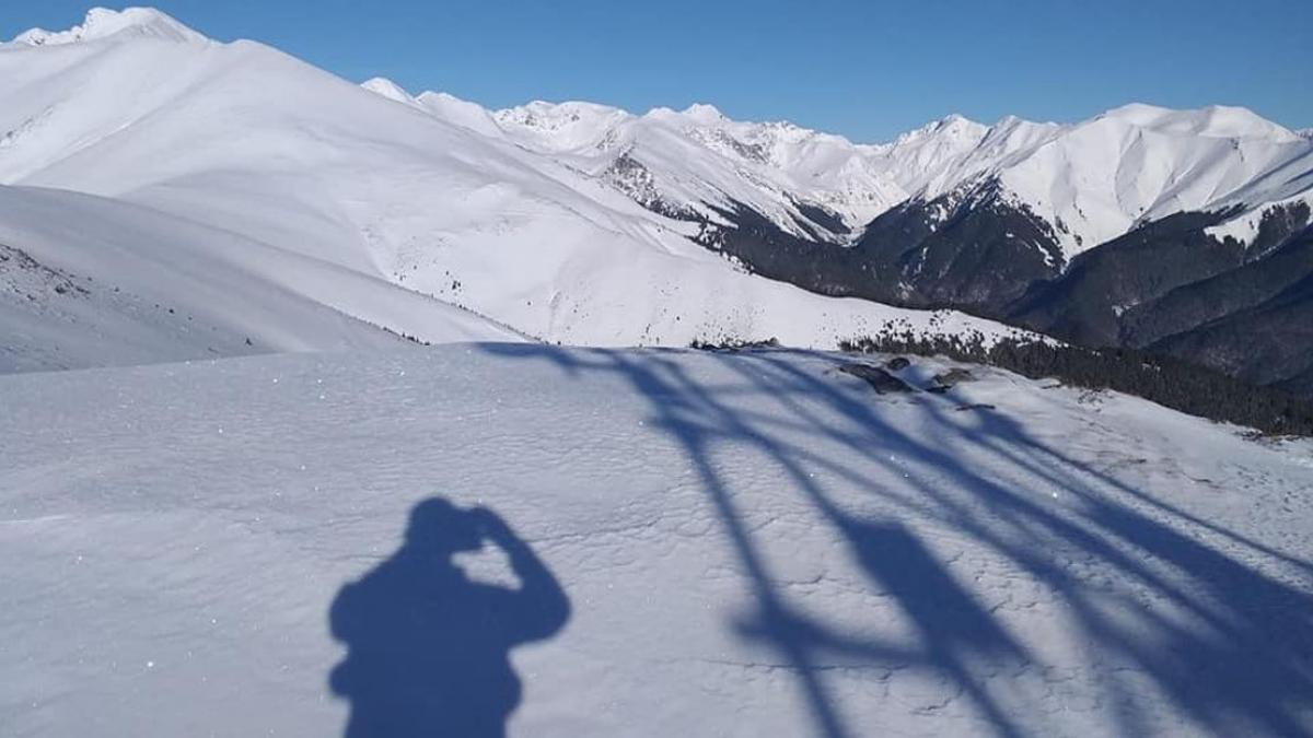 o turista a chemat salvamontistii sa i recupereze telefonul cazut in prapastie reactia de milioane