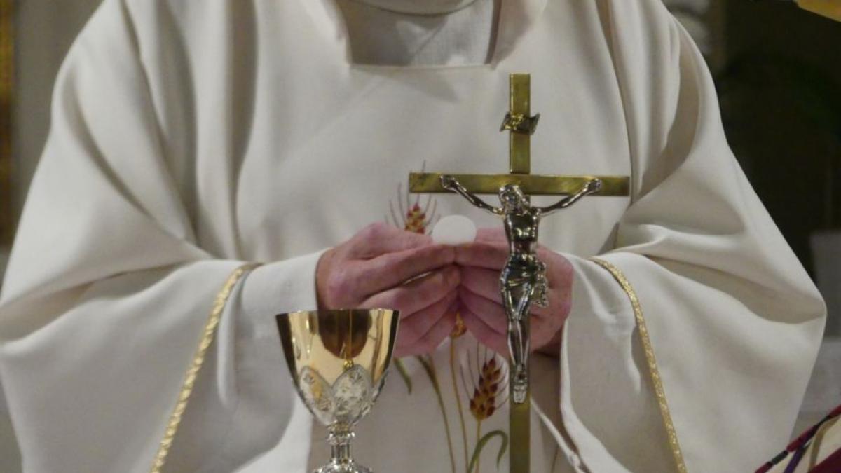 rugaciunea tatal nostru modificata care este noua versiune si cum explica biserica catolica aceasta