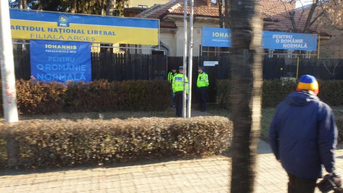 sediul pnl arges a fost vandalizat