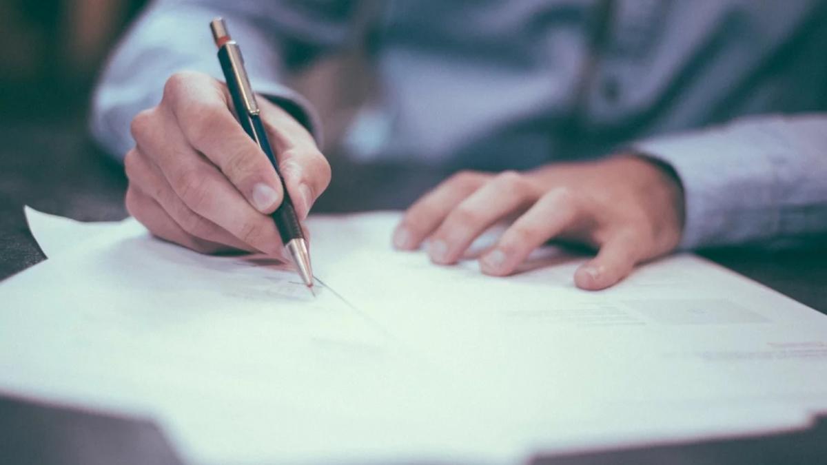 un deputat roman a renuntat la pensia de parlamentar