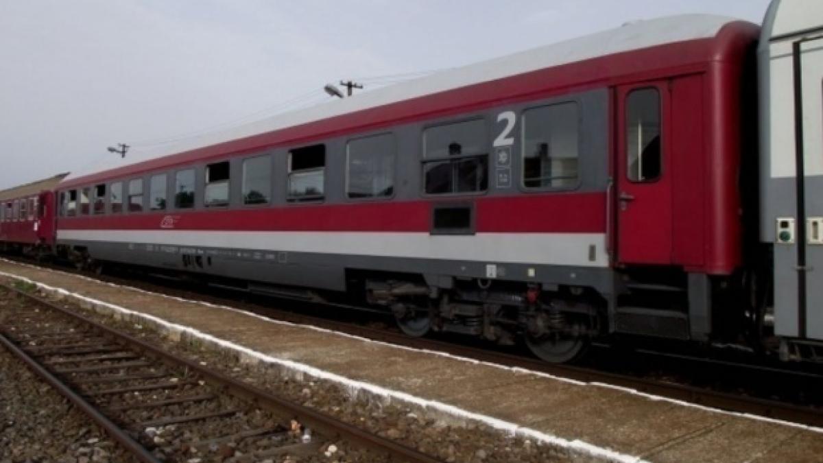 accident feroviar grav in italia un tren a deraiat doi morti si zeci de raniti