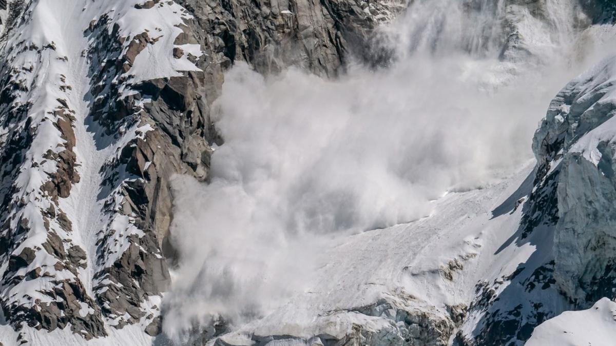 cel putin 39 de persoane si au pierdut viata in urma avalanselor din turcia