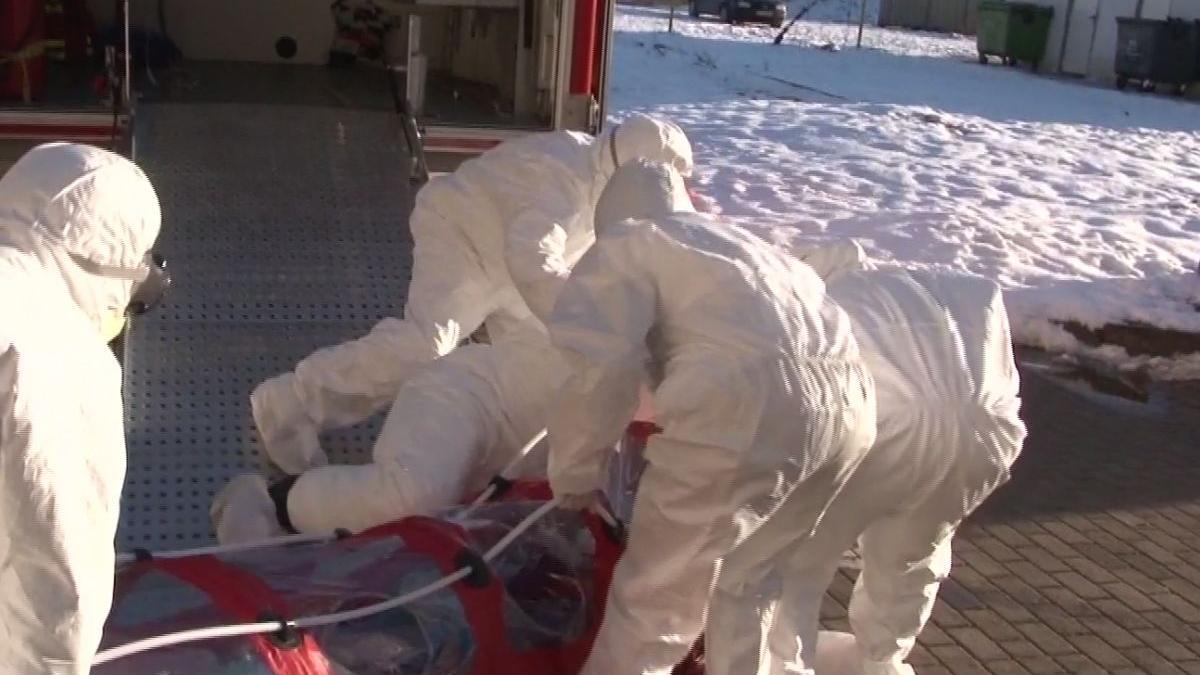 isu suceava explicatii dupa ce pacienta suspecta de coronavirus a fost scapata cu targa in timpul