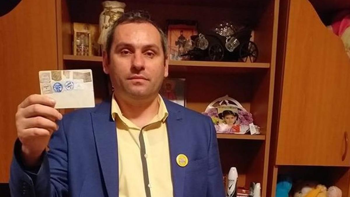 omul din usr care a fost suspendat doi ani din partid pentru ca a mancat mici eram in campanie