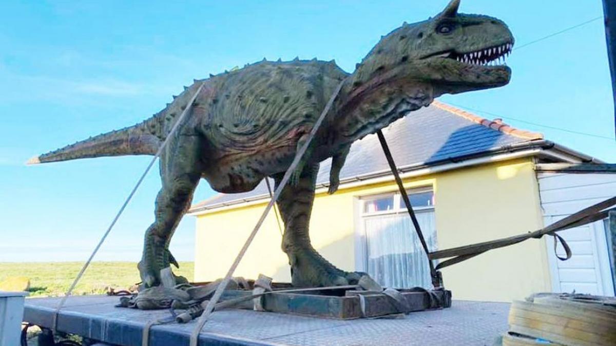 a comandat de pe internet un dinozaur pentru fiul lui dar ce a primit intrece orice imaginatie a