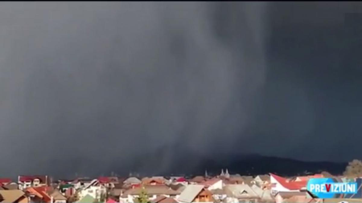 fenomene meteo extrem de rare in romania aduse de furtuna sabine ninsori cu tunete si fulgere si