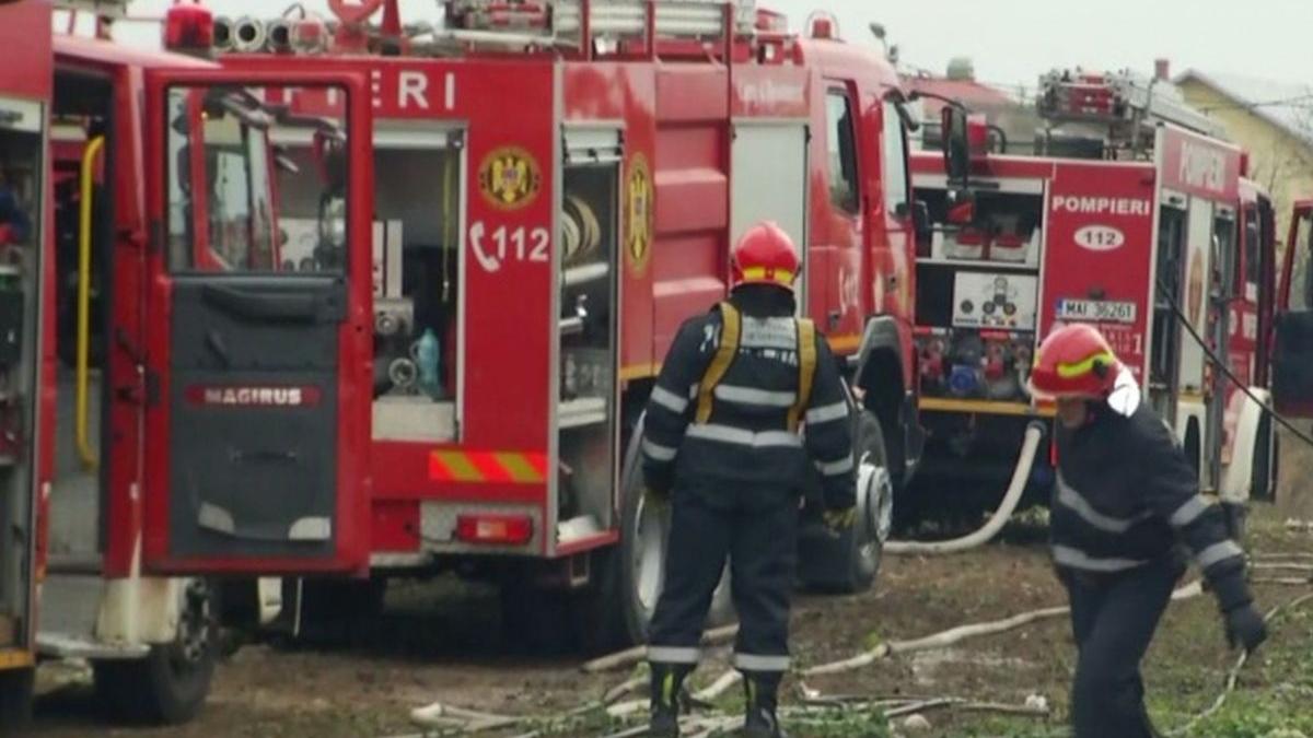incendiu de proportii la o hala din incinta combinatului sinterom din cluj