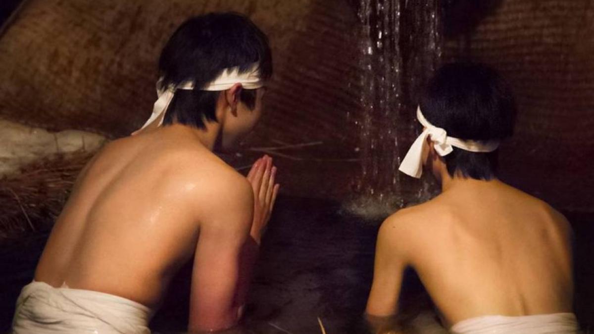 festival dezbracati templu japonia