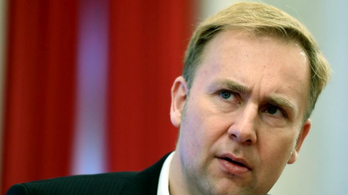 declaratii alarmante ale ministrului sanatatii costache vrea sa introduca abonamente la privat