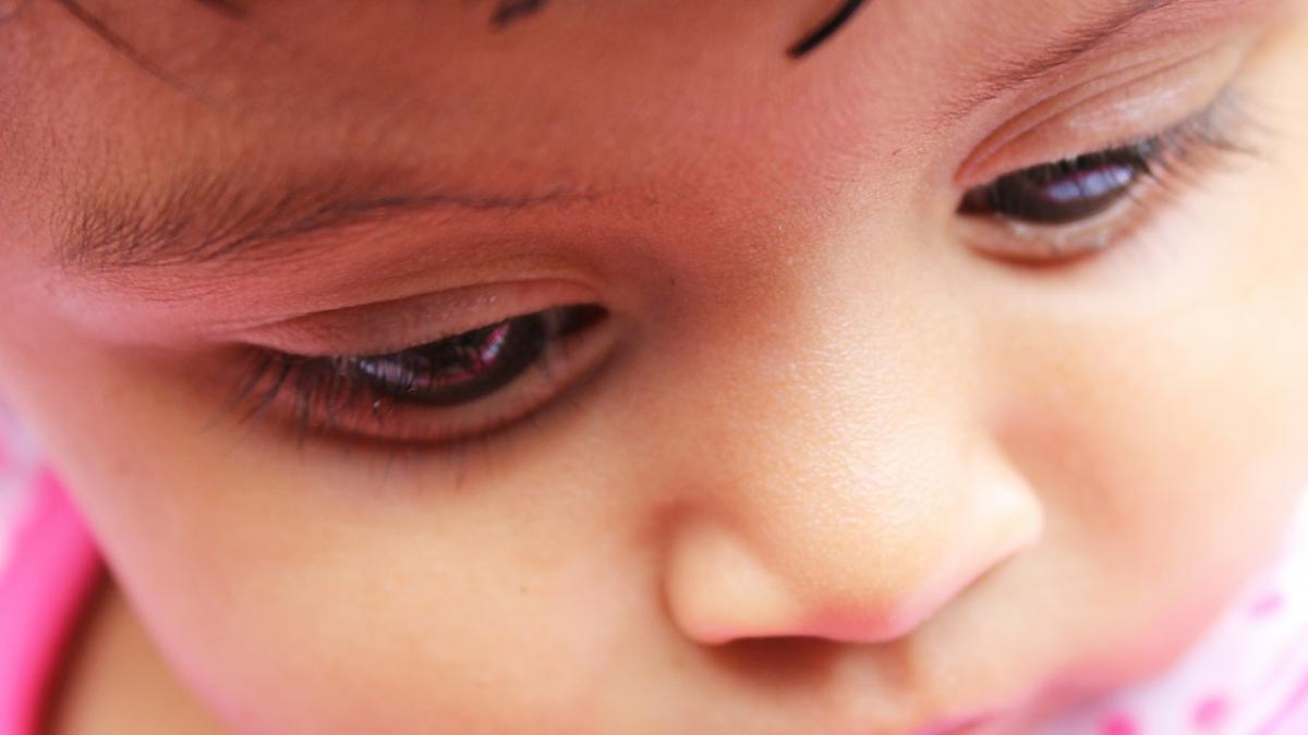 hunedoara bebelus furat si abandonat de mama