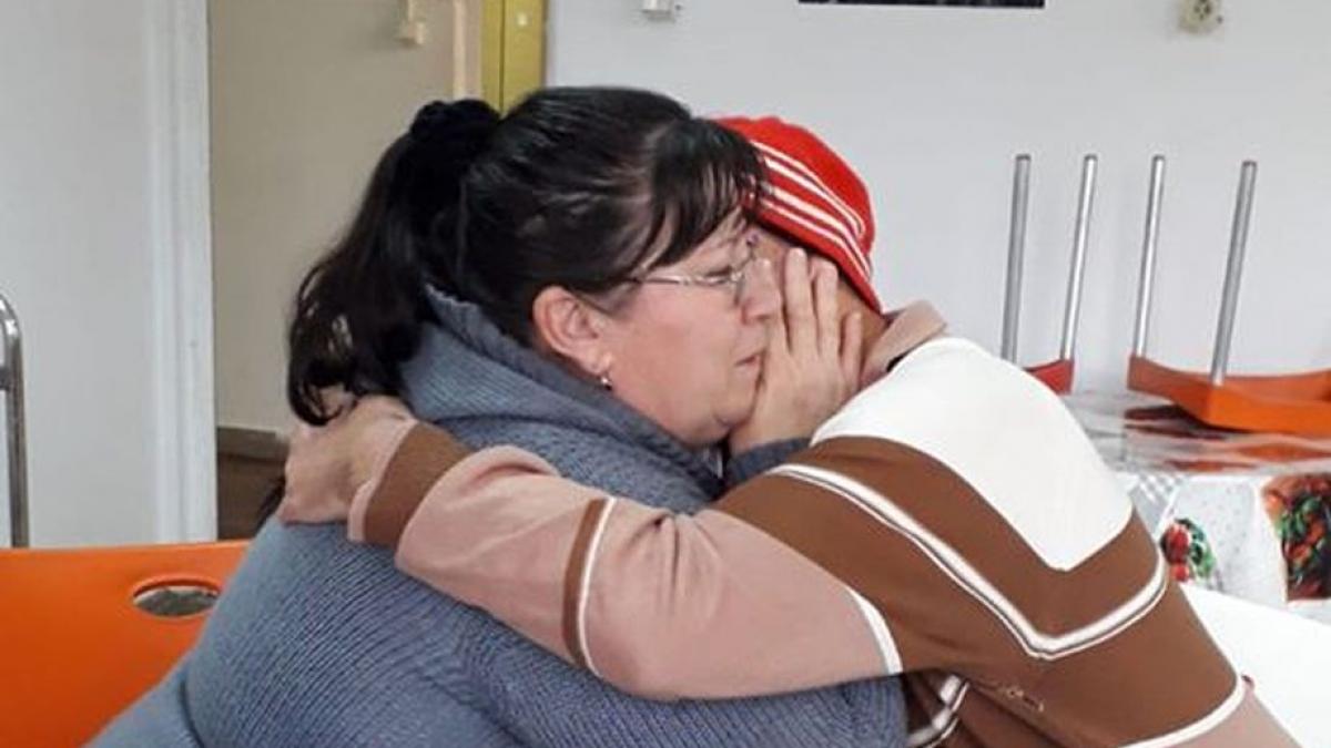 o mama si fiul ei s au regasit dupa 19 ani povestea a starnit sute de reactii foto