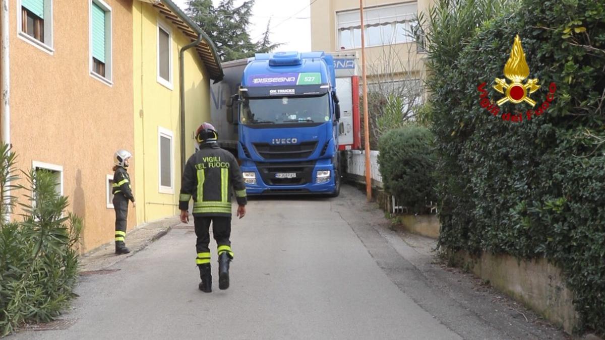 sofer roman tir tradat gps blocat strada italia