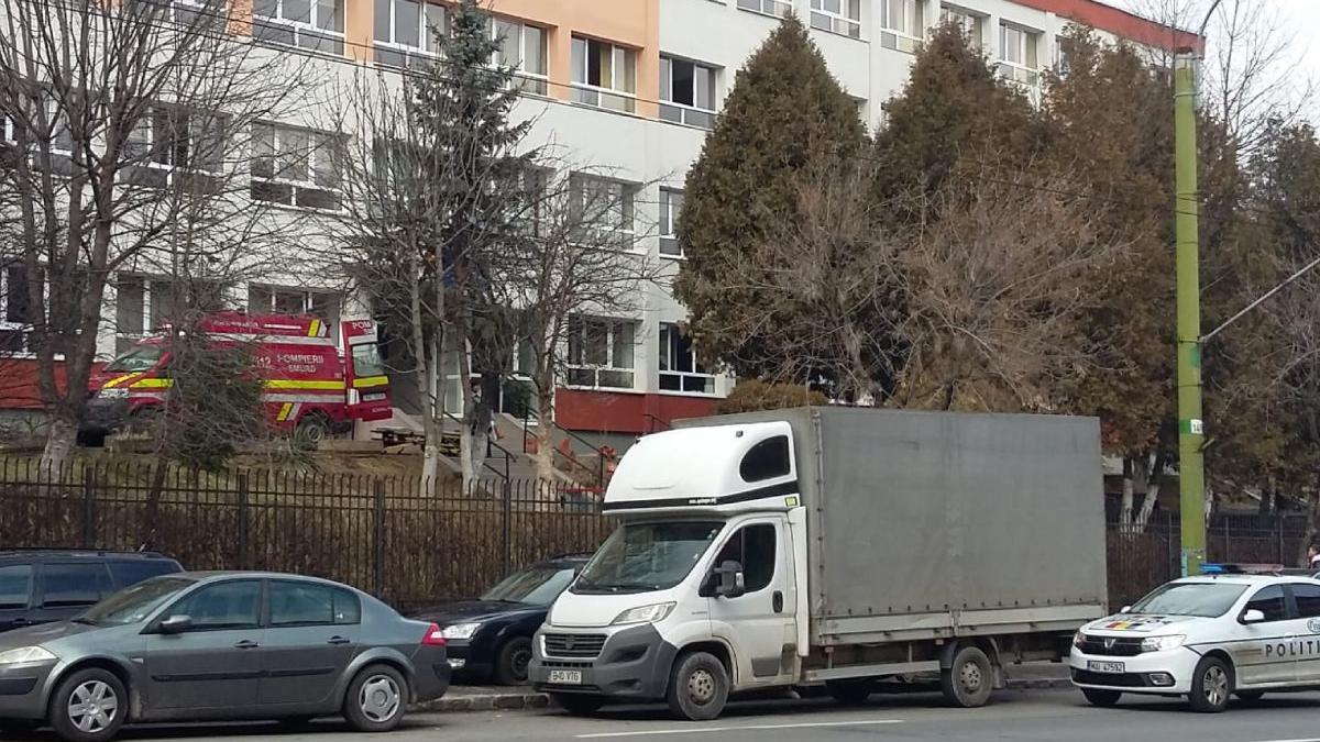 elev cazut etaj liceul arte plastice brasov