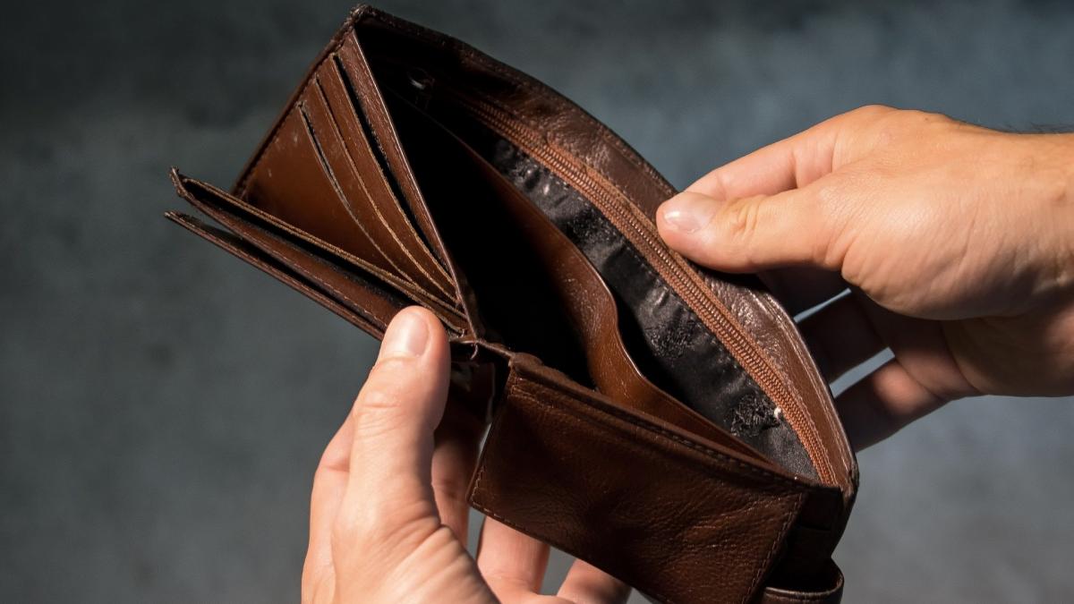 sucevean abia intors de la munca din strainatate jefuit de un consatean hotul credea ca omul e plin