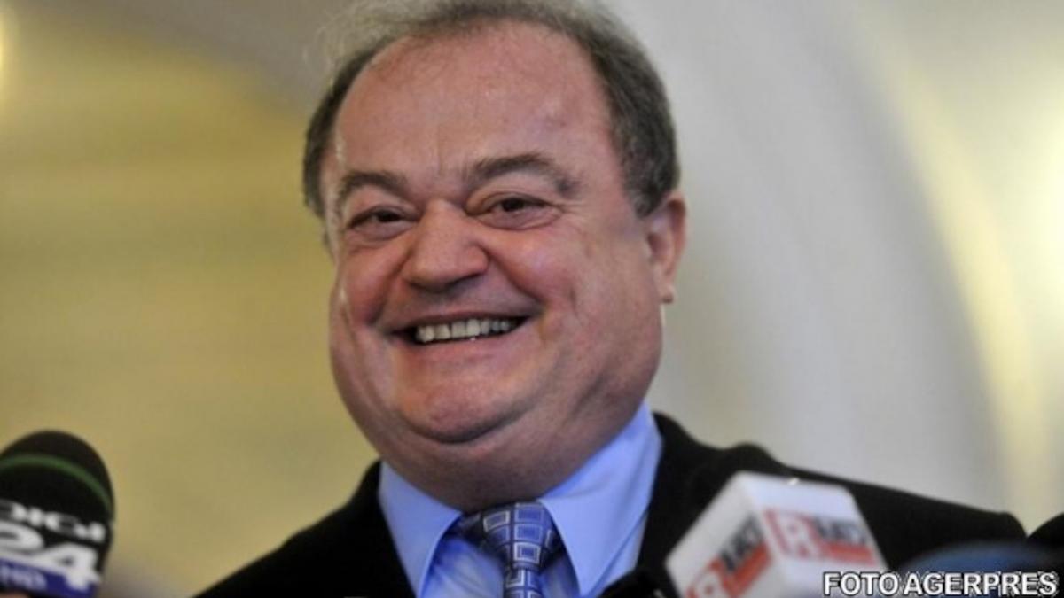 vasile blaga surprins incalcand legea imaginile au fost facute publice de catre clotilde armand foto