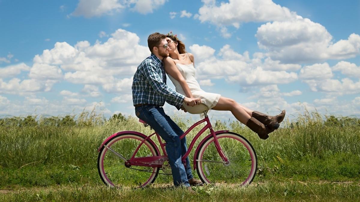 dragobete trimite i persoanei iubite cele mai haioase mesaje de dragoste