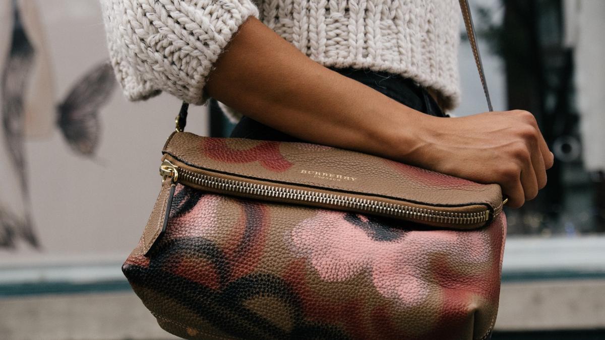 si a inscenat furtul gentii ca sa acopere o gaura de peste 100 000 de lei