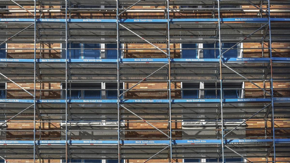 muncitor mort a cazut de pe bloc la constanta