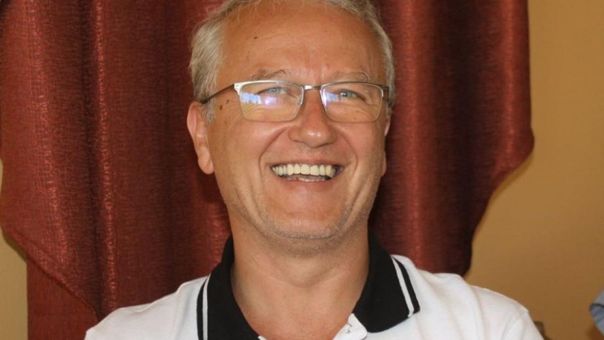 dr constantinescu cei cu masca imbecili cu chiloteii pe nas