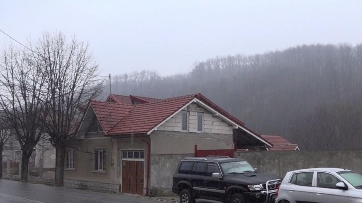 caz revoltator in judetul mehedinti o familie sustine ca este izolata la domiciliu fara alimente