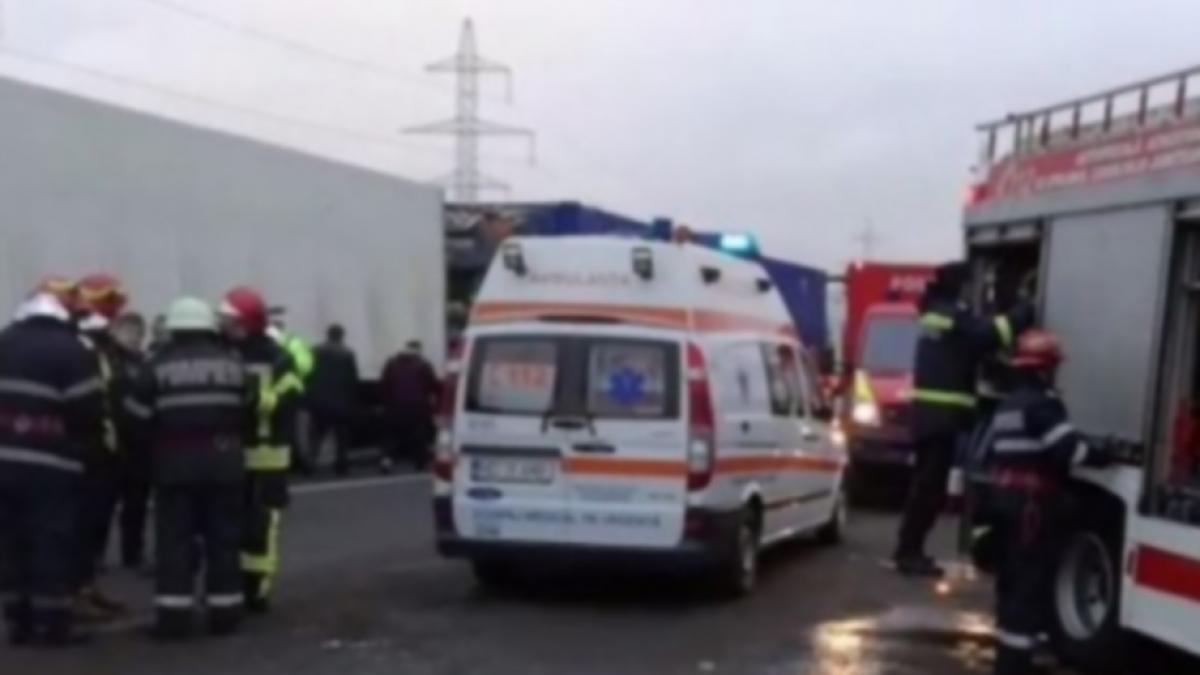 microbuz cazut raul bicaz