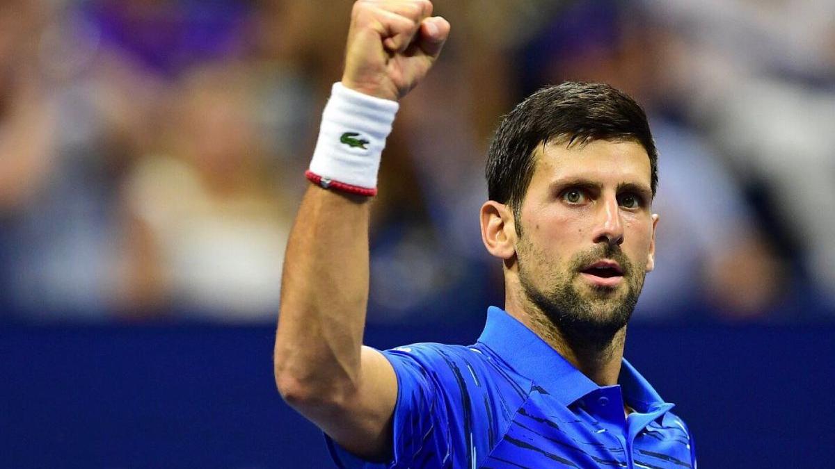 novak djokovic invins stefanos tsitsipas castigat finala dubai 2020