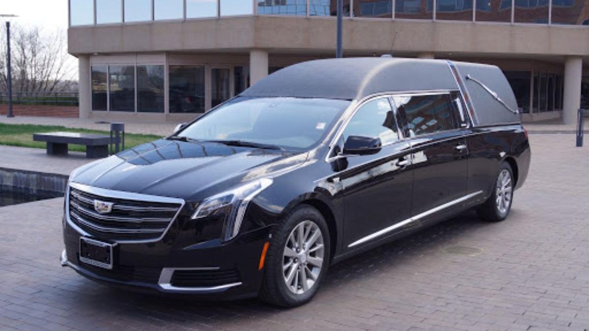 tanar furat masina mortuara cu tot cu mort