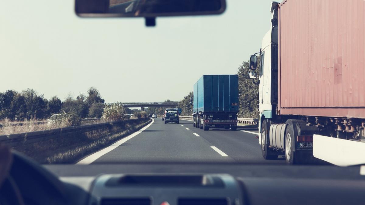 italia autostrada roman cu gatul taiat