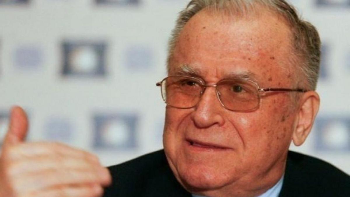 ion iliescu a implinit 90 de ani nu e ca la 19 ani dar capul e intreg