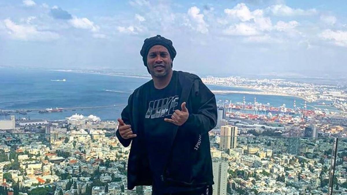 lumea fotbalului se zdruncina ronaldinho arestat in paraguay