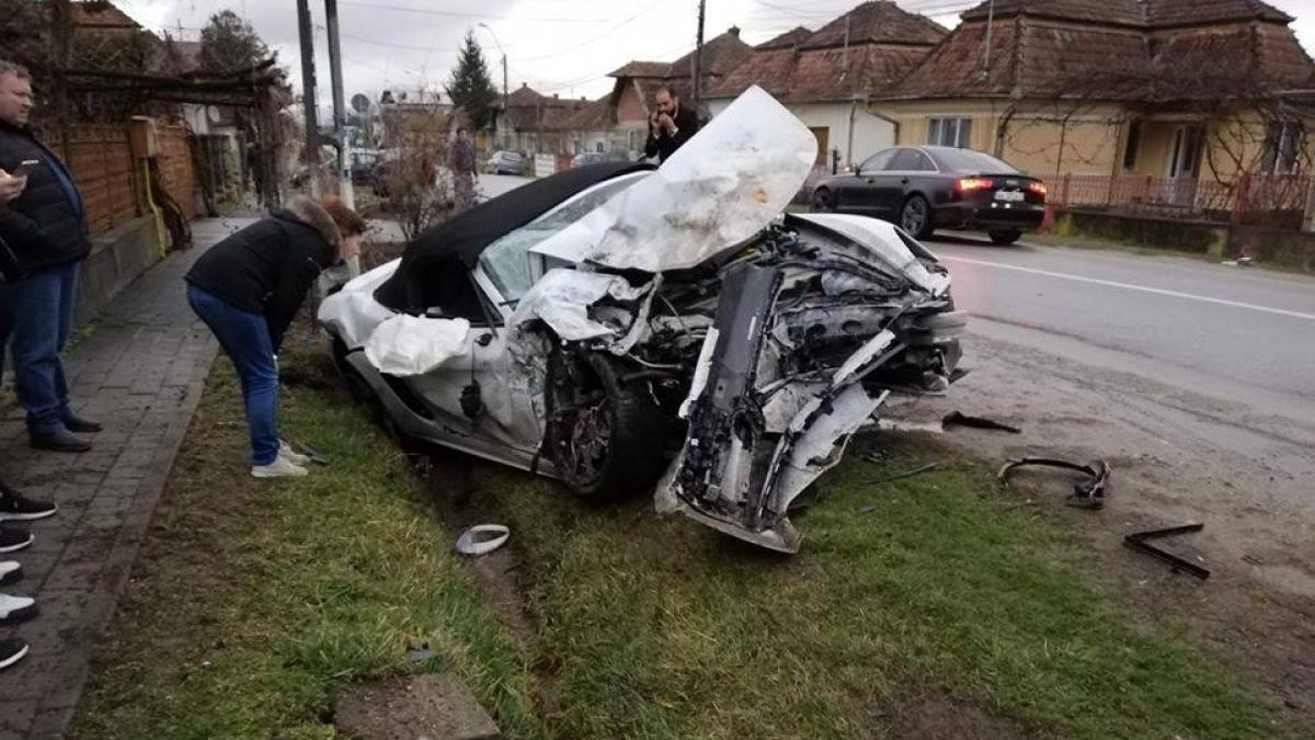 un mort si trei raniti in urma unui accident rutier cumplit la razboieni