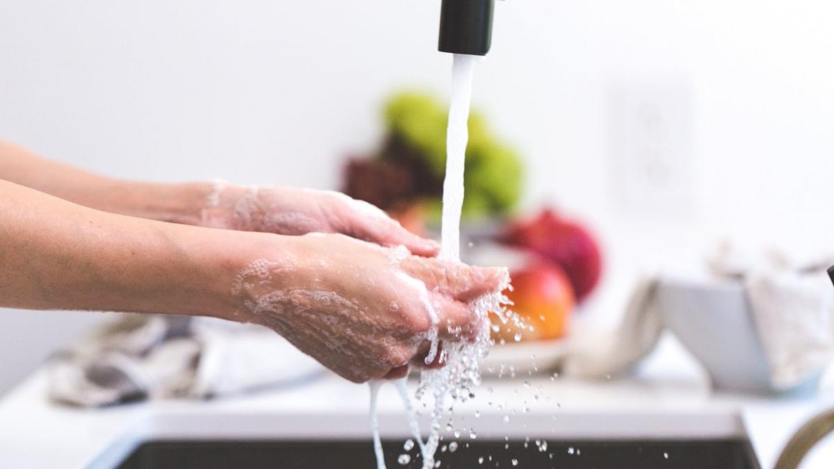 mituri legate de coronavirus demontate de medici care e cea mai eficienta metoda de dezinfectare