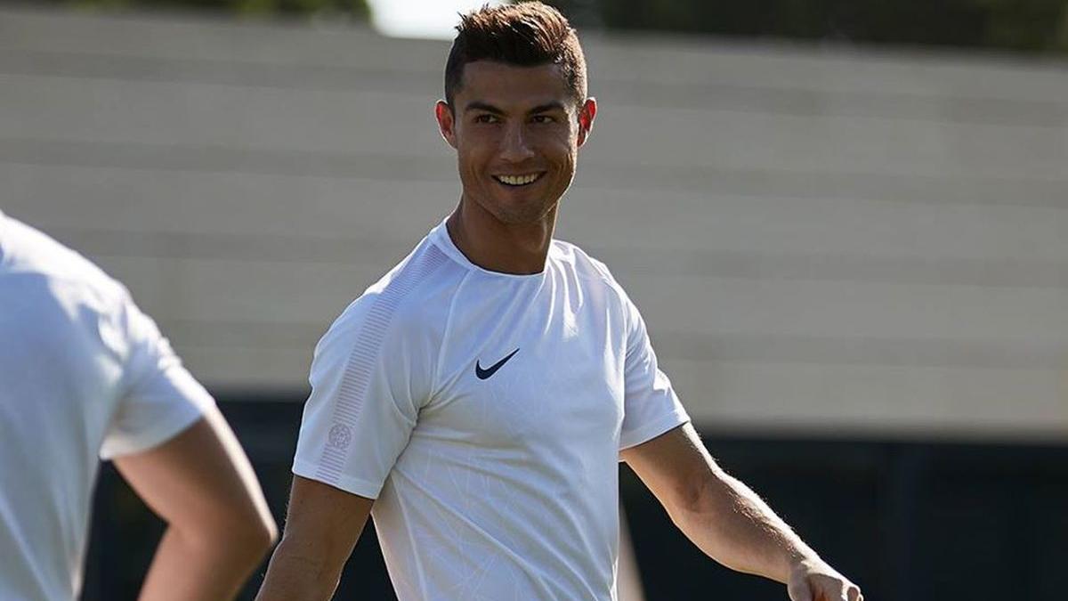 cristiano ronaldo isi transforma lantul de hoteluri in spitale unde pot fi tratati cei depistati cu