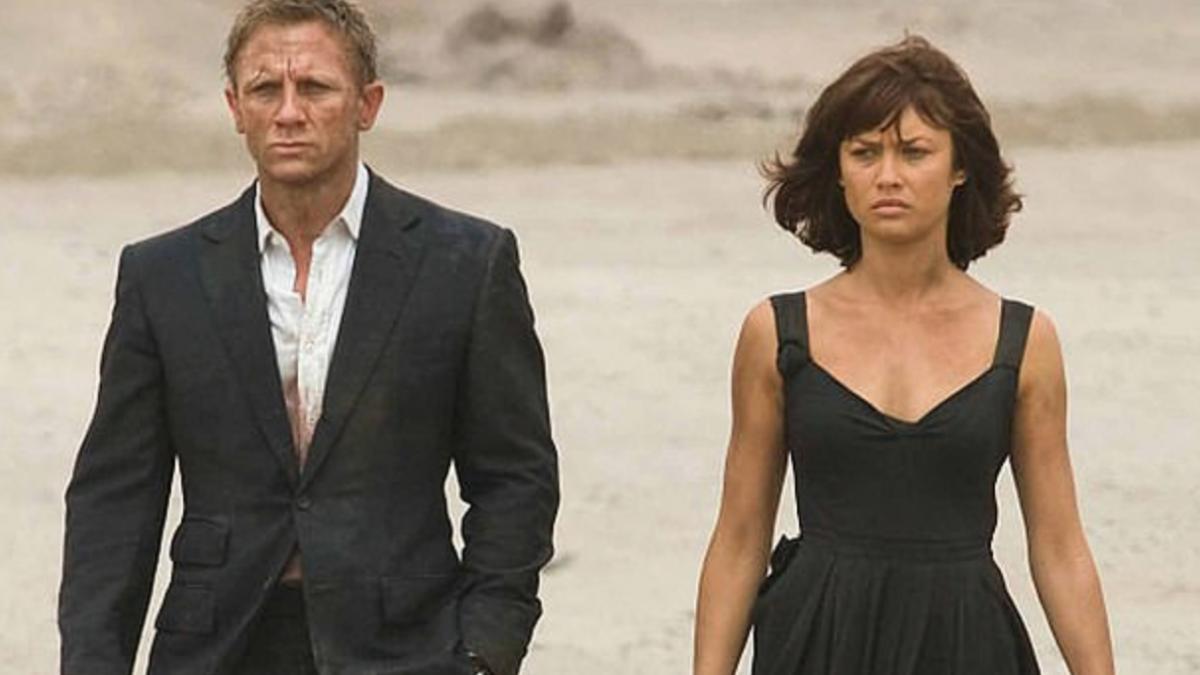 partenera lui james bond din quantum of solace infectata cu coronavirus