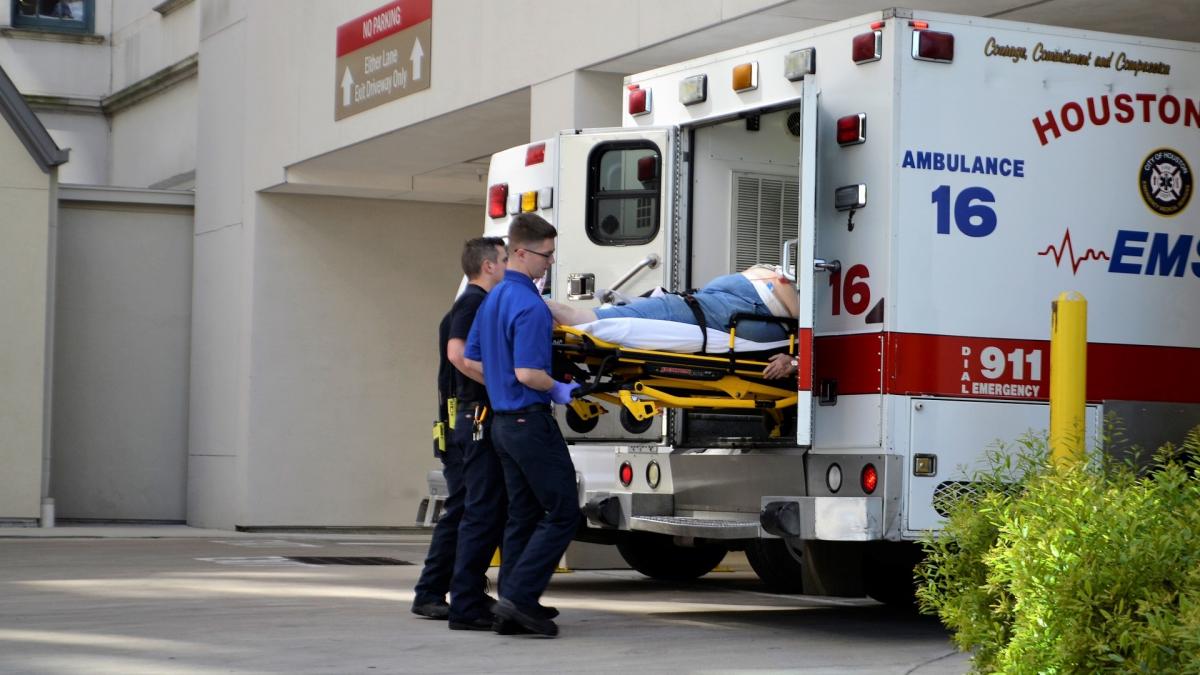 medici in stare grava dupa ce au fost infectati cu coronavirus