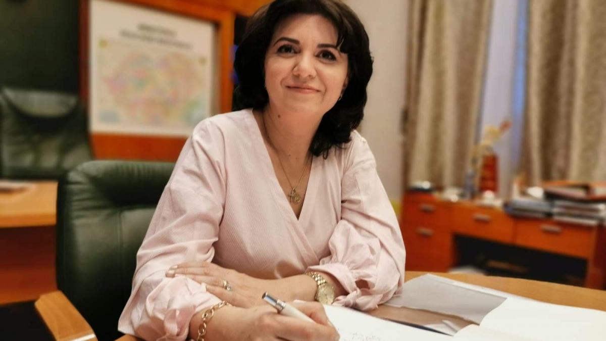 ministrul educatiei nu se pune problema inghetarii anului scolar