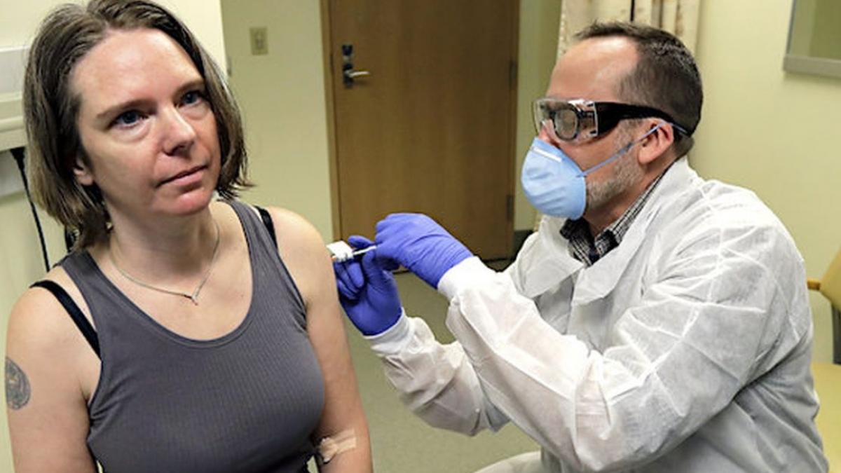 prima persoana vaccinata impotriva coronavirus e o sansa uriasa pentru mine sa contribui cu ceva