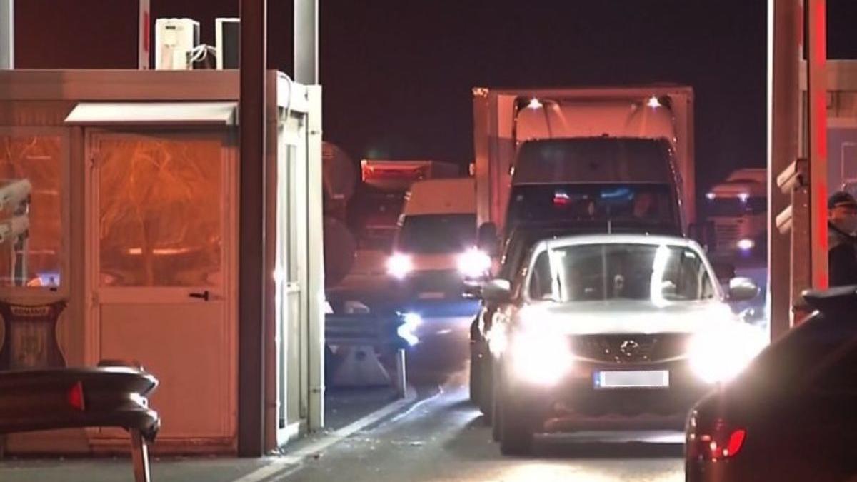 romani blocati granita austria ungaria oamenii striga durerea facebook