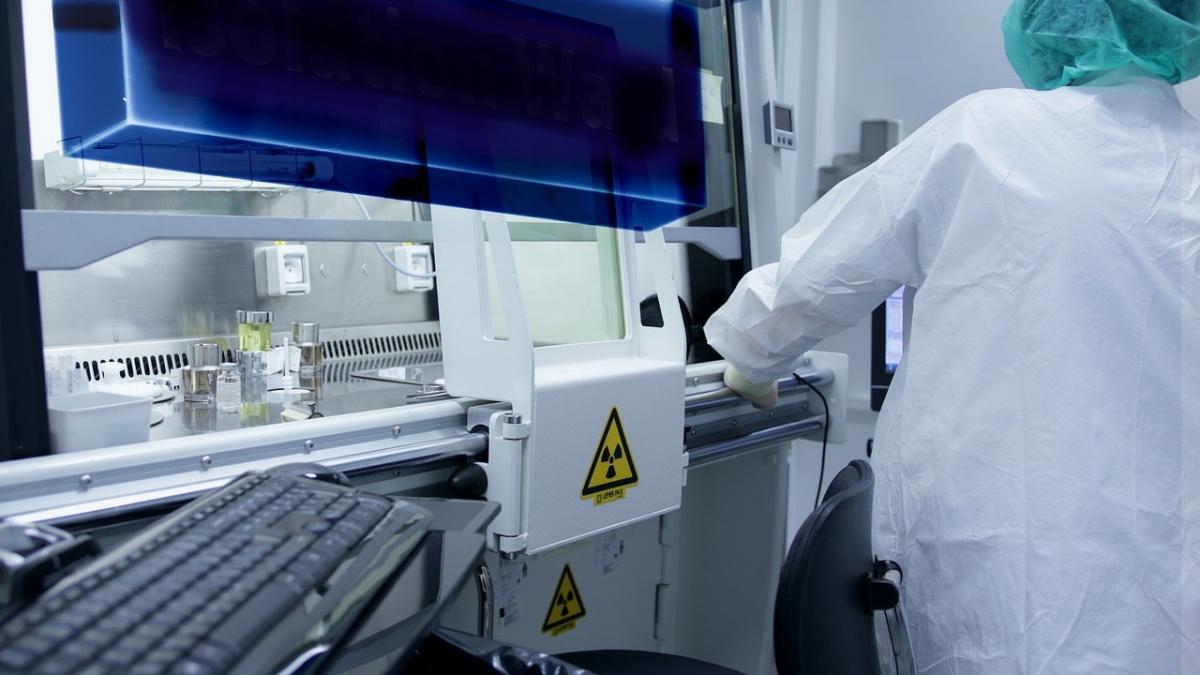 o asistenta care trata pacienti cu coronavirus si a luat viata