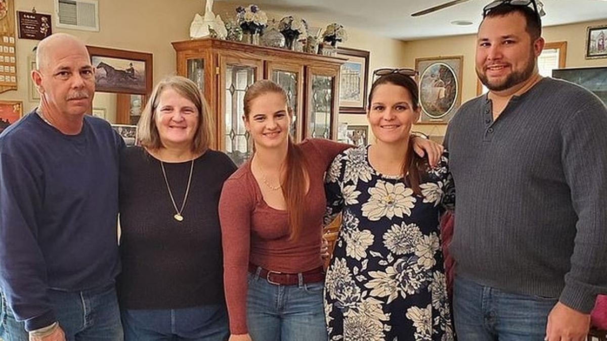 patru morti intr o familie toti s au infectat cu coronavirus nici nu apucam sa jelim pe cineva ca